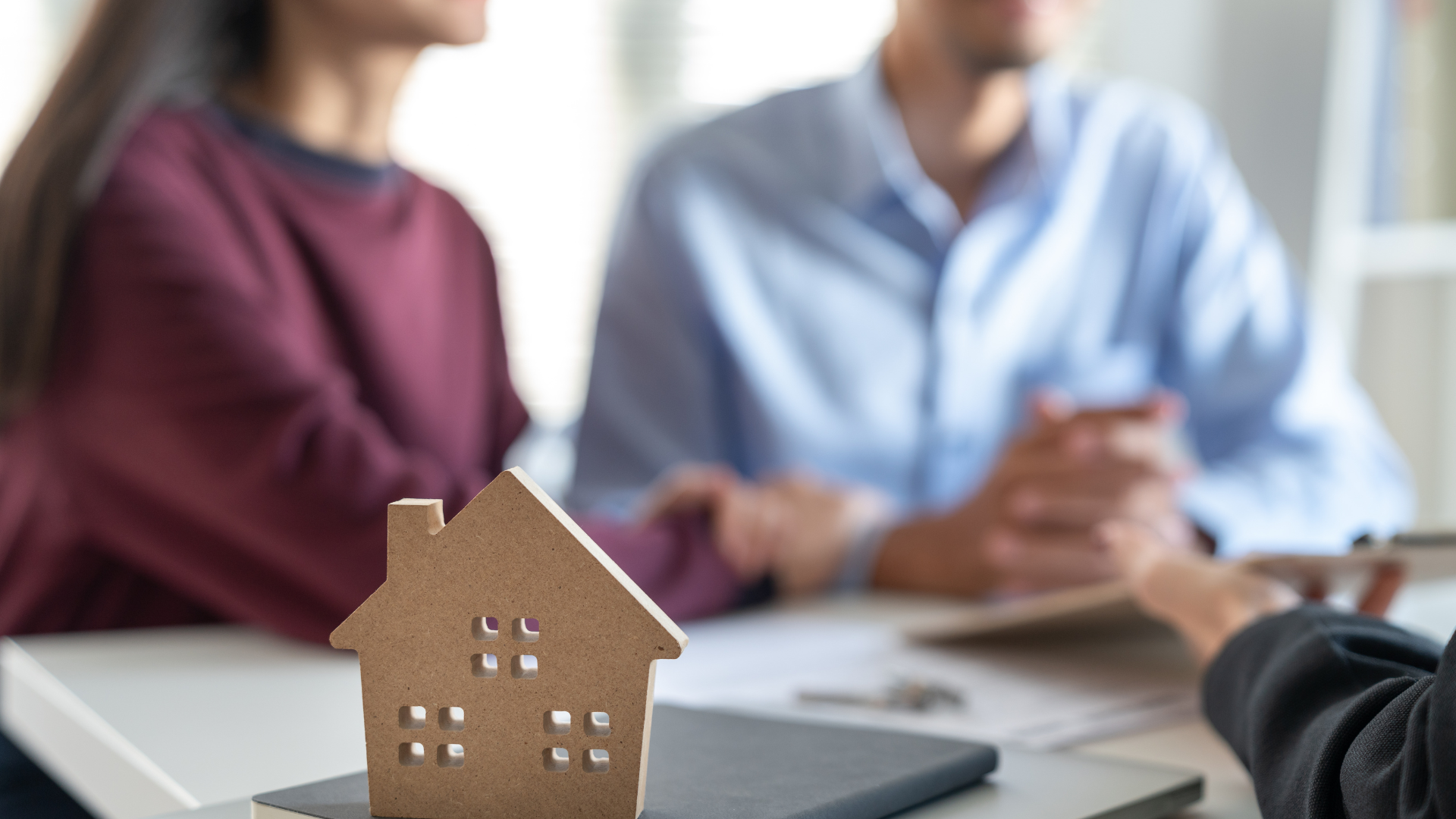 Real estate consultation helping buyers navigate non-disclosure state property